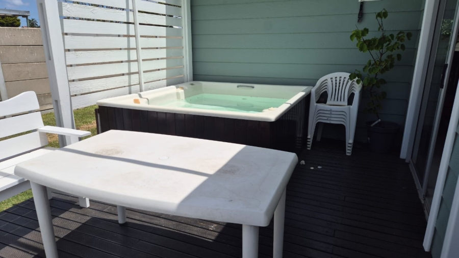 To Let 3 Bedroom Property for Rent in Aston Bay Eastern Cape